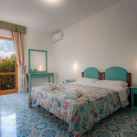 Antigua بونيفاتي