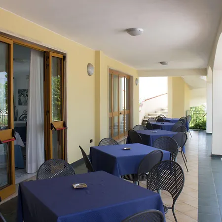 Antigua 3*