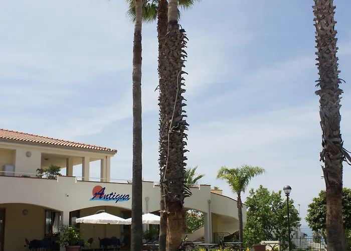 Antigua 4* Bonifati